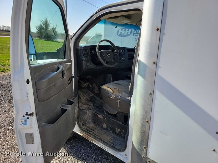 image for item DZ7056 2014 Chevrolet Express 3500 box truck