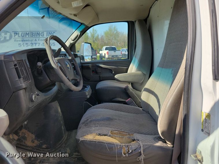 image for item DZ7056 2014 Chevrolet Express 3500 box truck