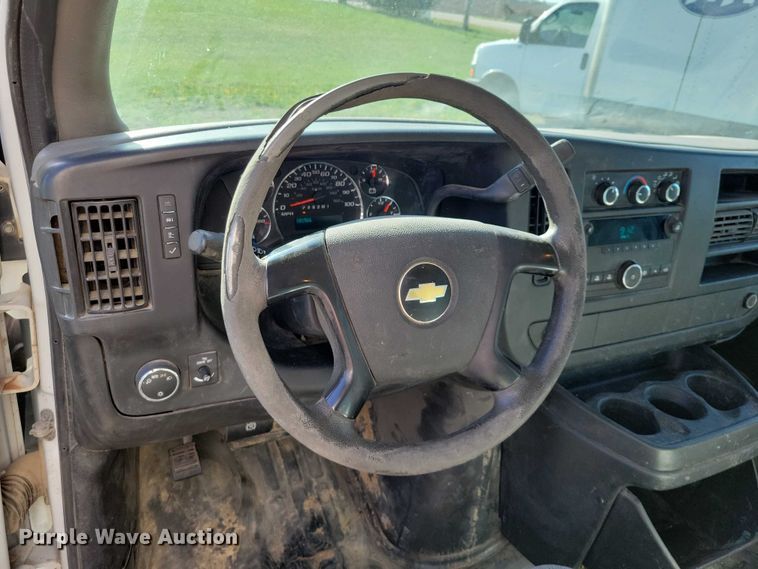 image for item DZ7056 2014 Chevrolet Express 3500 box truck