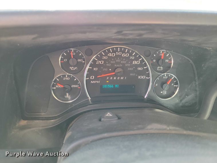 image for item DZ7056 2014 Chevrolet Express 3500 box truck