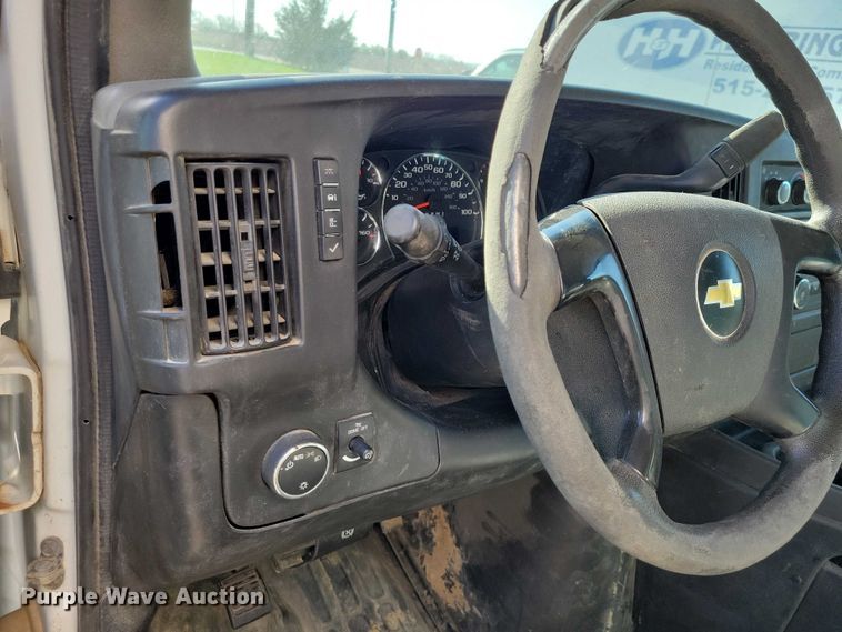 image for item DZ7056 2014 Chevrolet Express 3500 box truck
