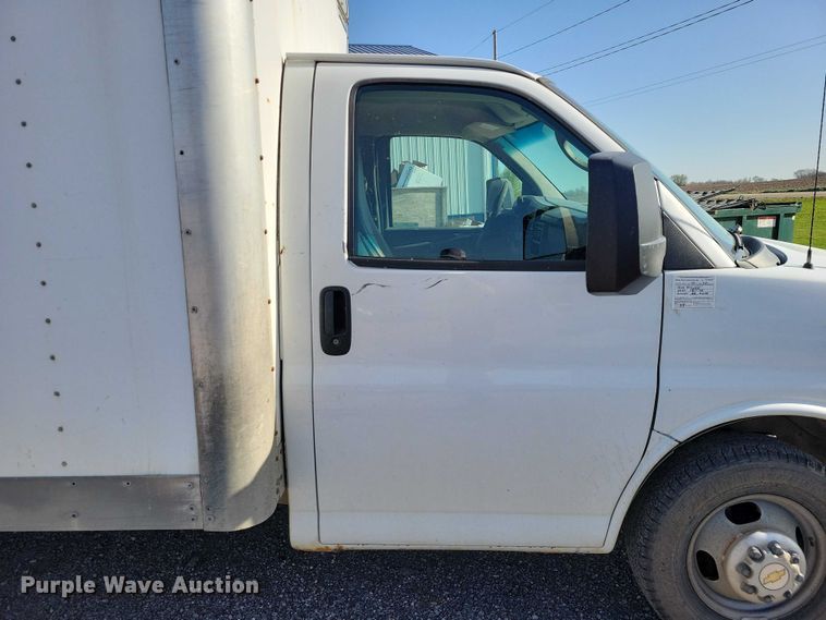 image for item DZ7056 2014 Chevrolet Express 3500 box truck