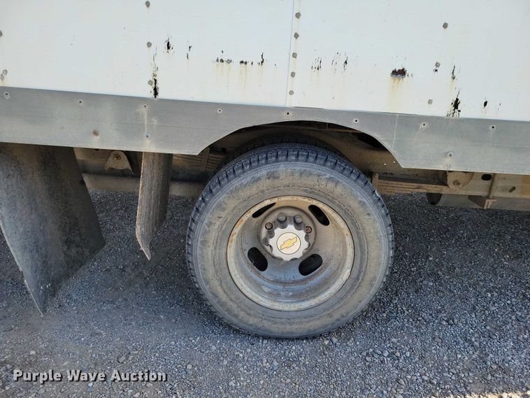 image for item DZ7056 2014 Chevrolet Express 3500 box truck
