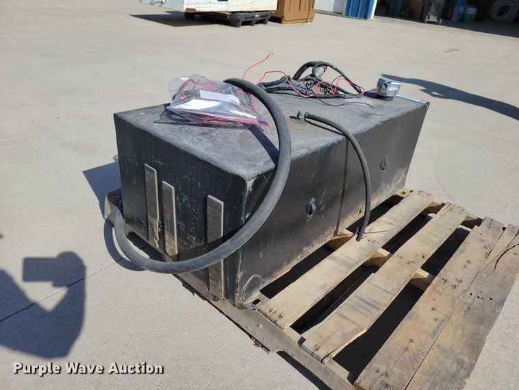 image for item DZ7057 2014 Transfer Flow  fuel tank