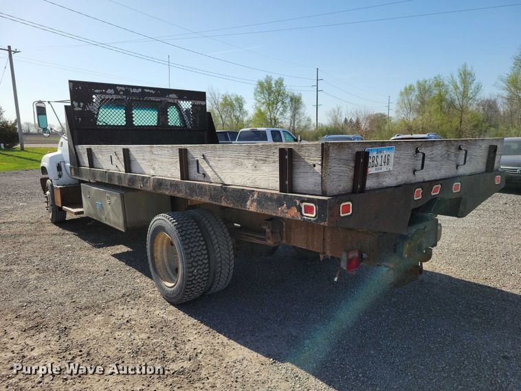 image for item DZ7058 2001 GMC C6500 flatbed truck