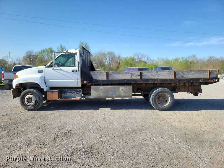 image for item DZ7058 2001 GMC C6500 flatbed truck