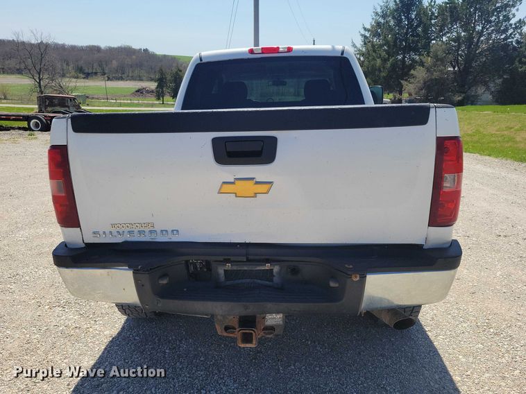 image for item DZ7061 2012 Chevrolet Silverado 2500HD Crew Cab pickup truck