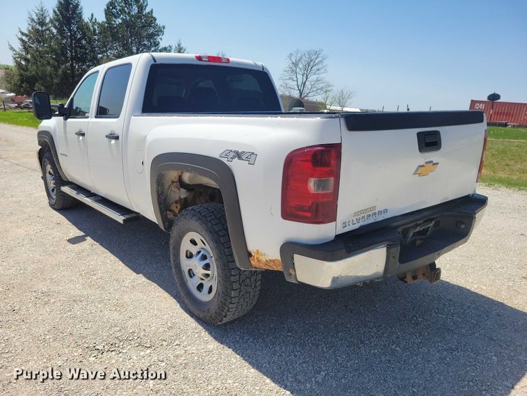 image for item DZ7061 2012 Chevrolet Silverado 2500HD Crew Cab pickup truck