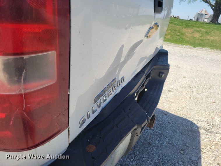 image for item DZ7061 2012 Chevrolet Silverado 2500HD Crew Cab pickup truck