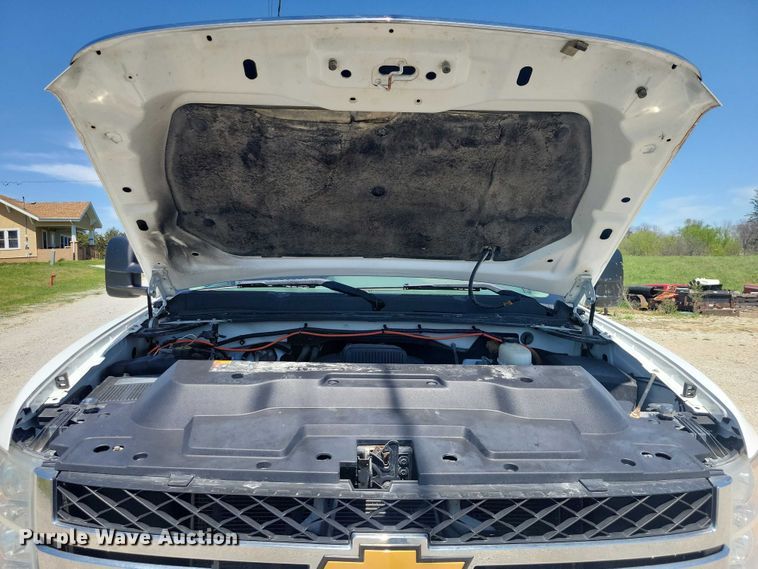 image for item DZ7061 2012 Chevrolet Silverado 2500HD Crew Cab pickup truck