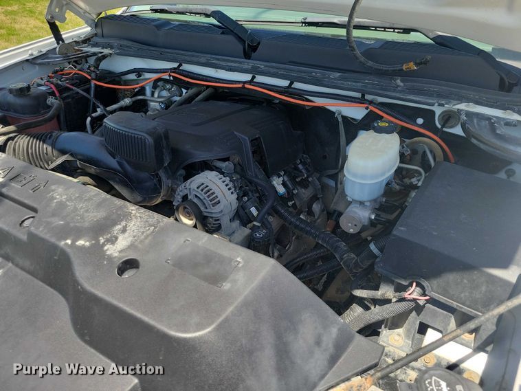image for item DZ7061 2012 Chevrolet Silverado 2500HD Crew Cab pickup truck