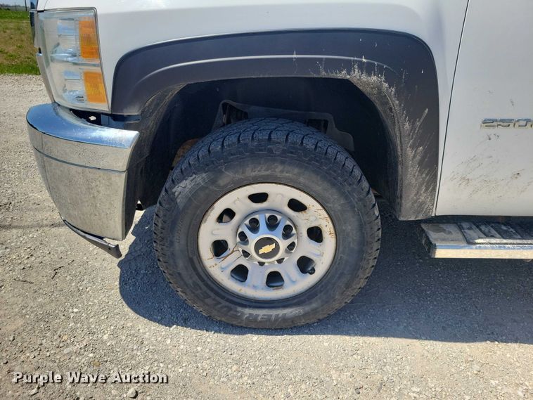 image for item DZ7061 2012 Chevrolet Silverado 2500HD Crew Cab pickup truck