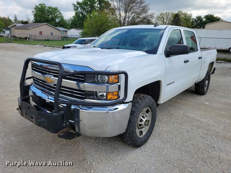 2018 Chevrolet Silverado 2500HD Crew Cab pickup truck