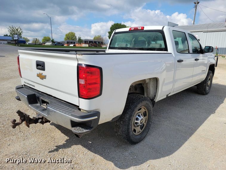 image for item DZ7080 2018 Chevrolet Silverado 2500HD Crew Cab pickup truck