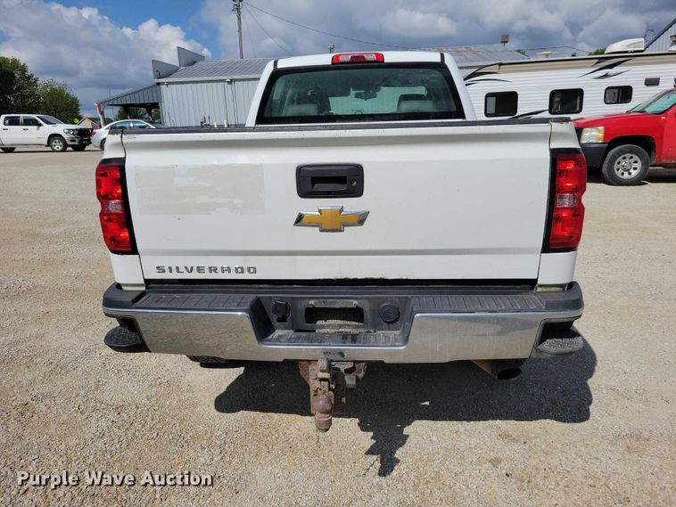 image for item DZ7080 2018 Chevrolet Silverado 2500HD Crew Cab pickup truck