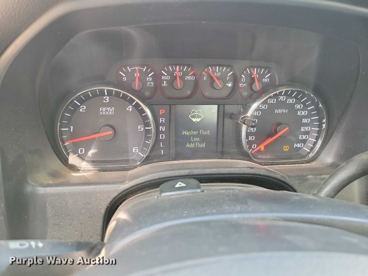 image for item DZ7080 2018 Chevrolet Silverado 2500HD Crew Cab pickup truck