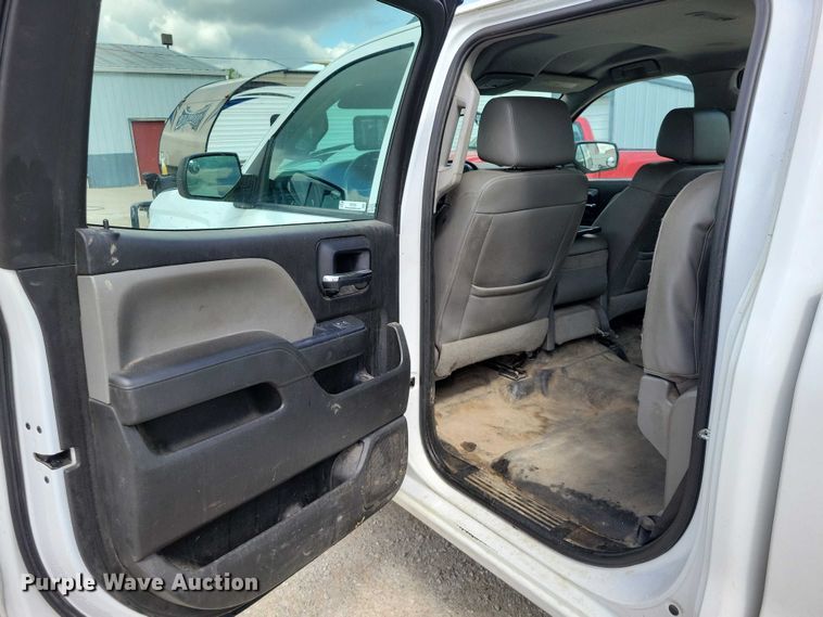 image for item DZ7080 2018 Chevrolet Silverado 2500HD Crew Cab pickup truck