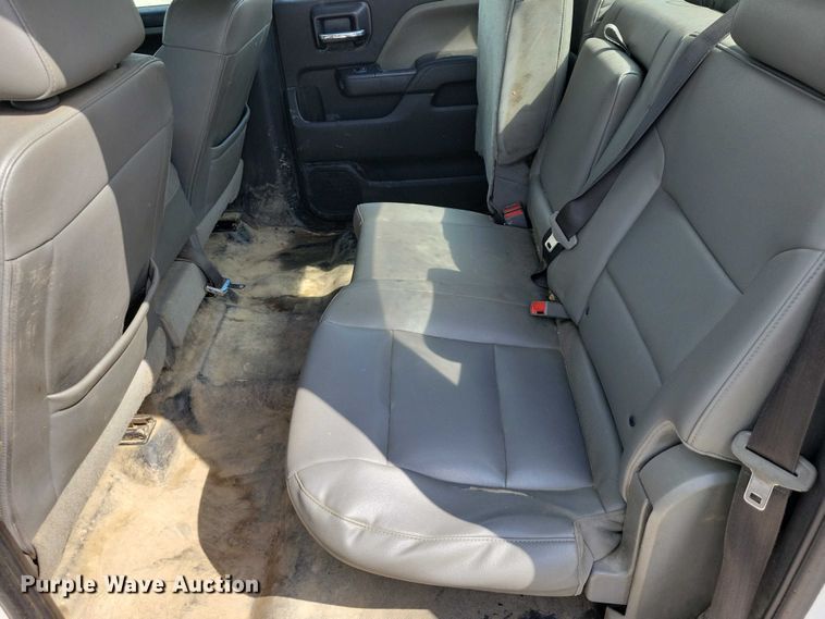 image for item DZ7080 2018 Chevrolet Silverado 2500HD Crew Cab pickup truck