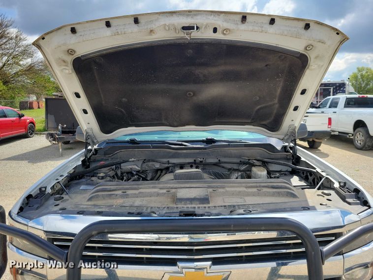 image for item DZ7080 2018 Chevrolet Silverado 2500HD Crew Cab pickup truck