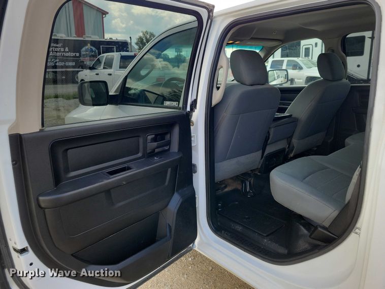 image for item DZ7081 2019 RAM 1500 Crew Cab pickup truck