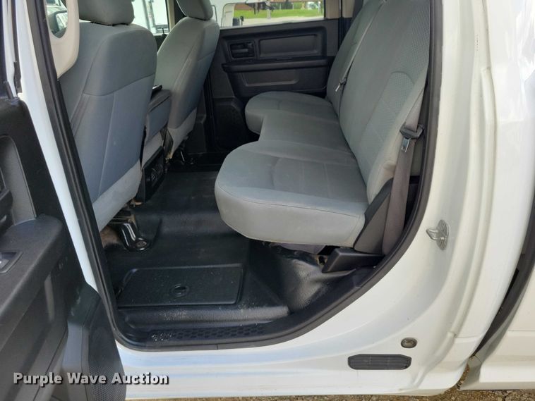 image for item DZ7081 2019 RAM 1500 Crew Cab pickup truck