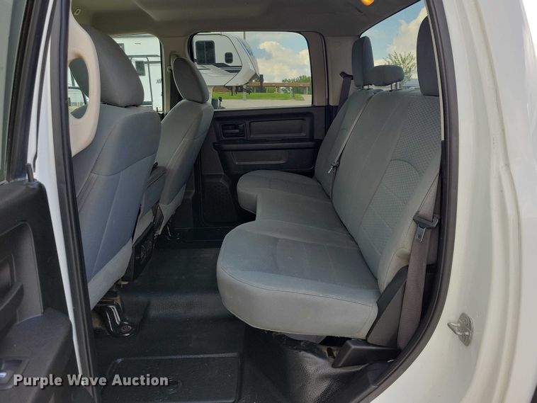 image for item DZ7081 2019 RAM 1500 Crew Cab pickup truck