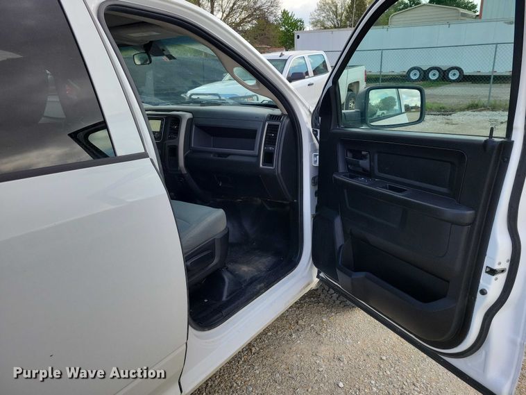 image for item DZ7081 2019 RAM 1500 Crew Cab pickup truck