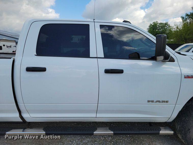 image for item DZ7082 2021 RAM 2500 Crew Cab pickup truck