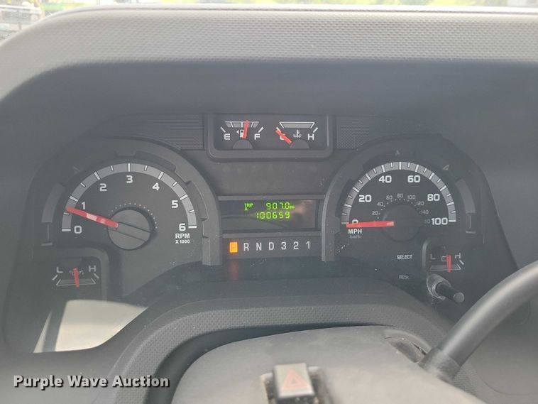 image for item DZ7083 2014 Ford E450 shuttle bus