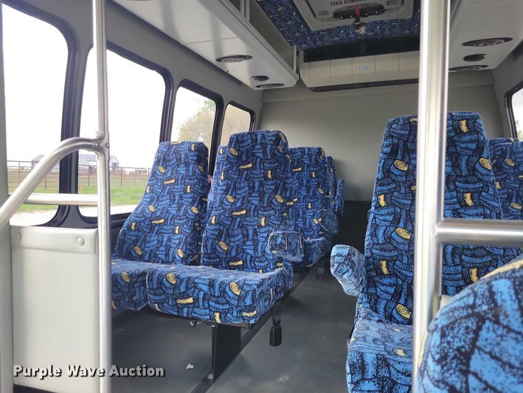 image for item DZ7083 2014 Ford E450 shuttle bus