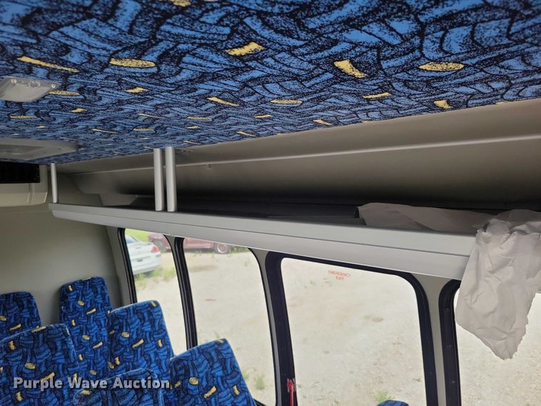 image for item DZ7083 2014 Ford E450 shuttle bus