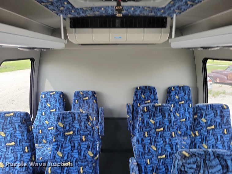 image for item DZ7083 2014 Ford E450 shuttle bus