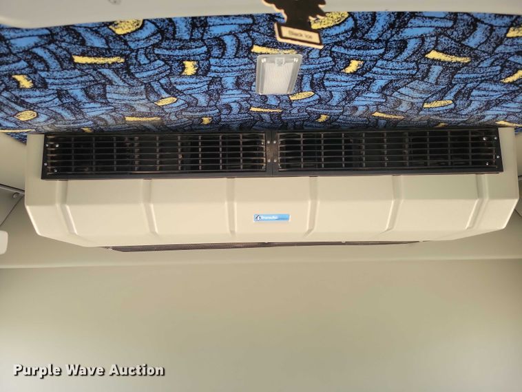 image for item DZ7083 2014 Ford E450 shuttle bus