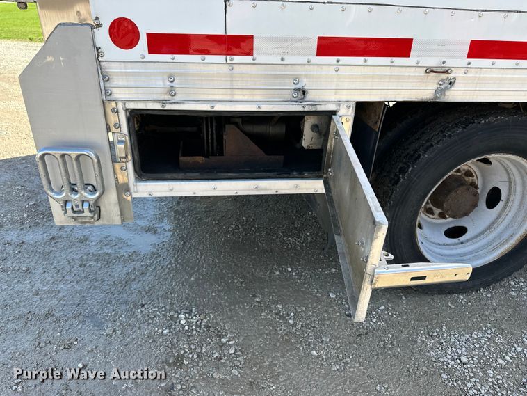 image for item EA4837 2014 Ford F450 Super Duty box truck
