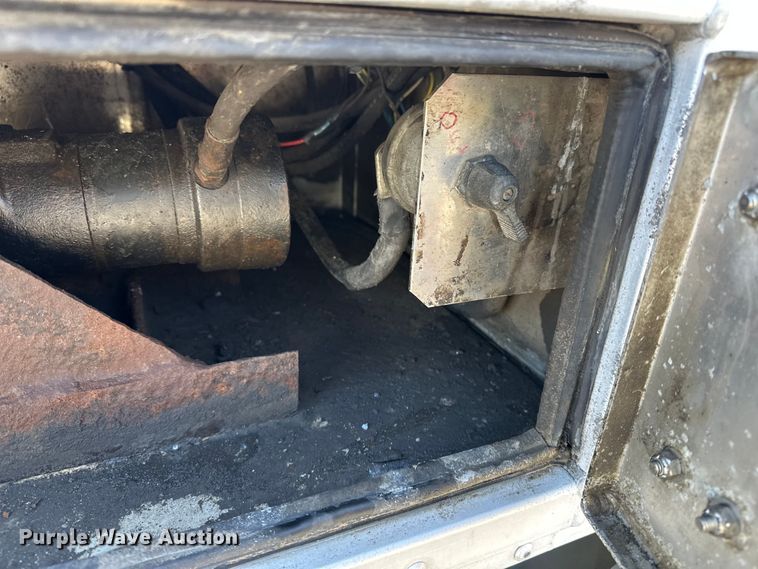 image for item EA4837 2014 Ford F450 Super Duty box truck