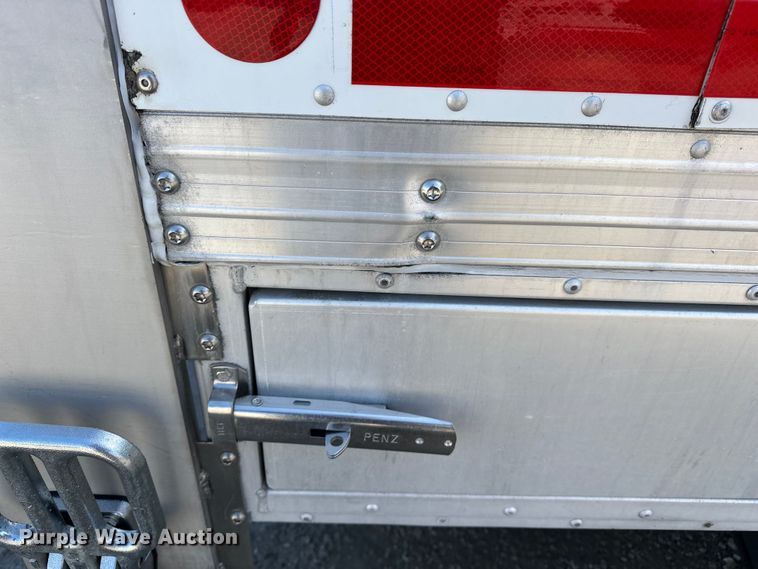image for item EA4837 2014 Ford F450 Super Duty box truck