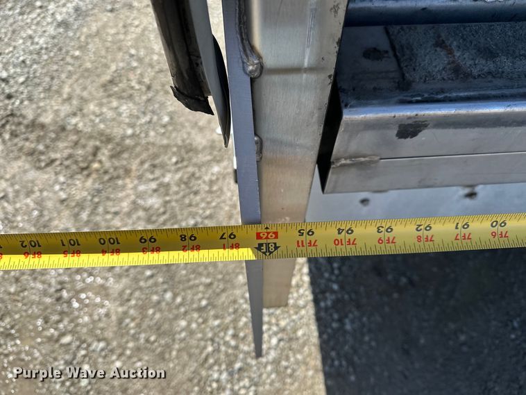 image for item EA4837 2014 Ford F450 Super Duty box truck