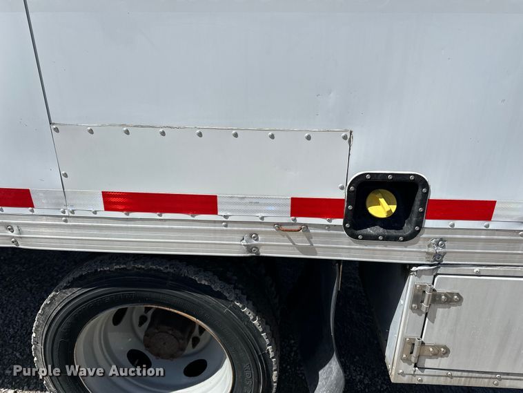 image for item EA4837 2014 Ford F450 Super Duty box truck