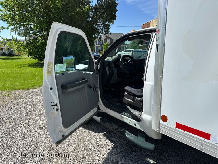 image for item EA4837 2014 Ford F450 Super Duty box truck