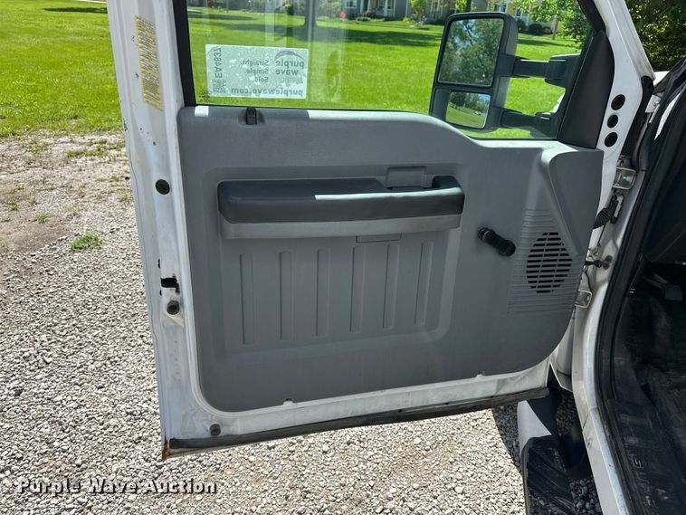 image for item EA4837 2014 Ford F450 Super Duty box truck