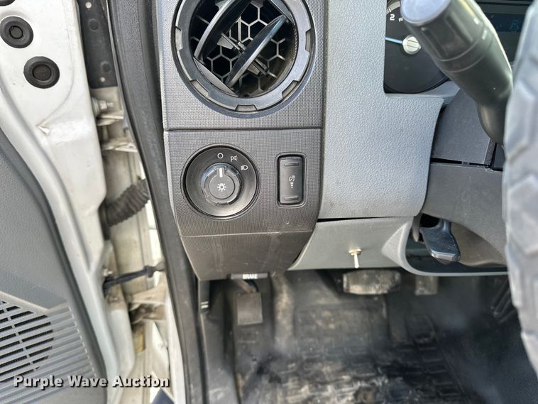 image for item EA4837 2014 Ford F450 Super Duty box truck
