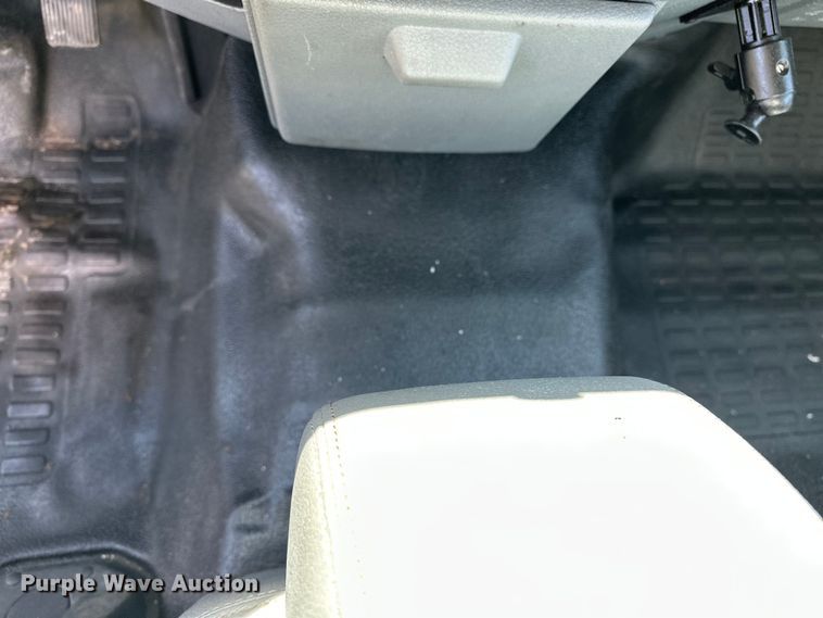 image for item EA4837 2014 Ford F450 Super Duty box truck