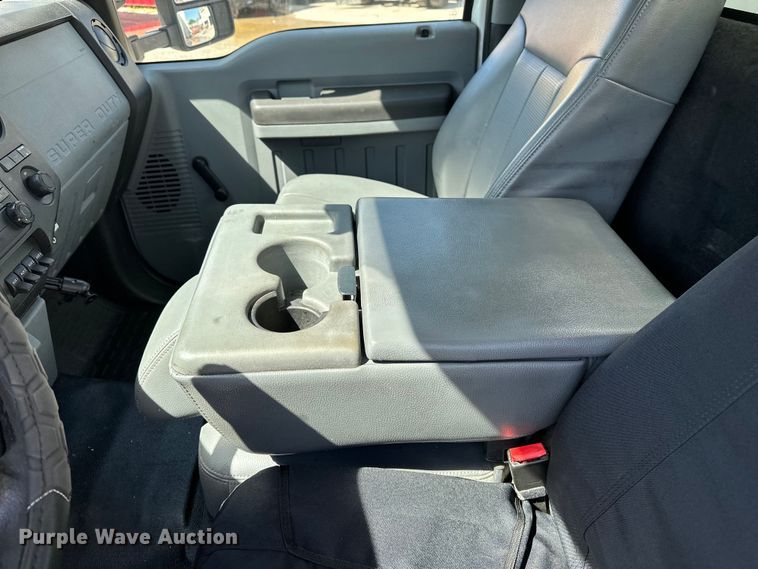 image for item EA4837 2014 Ford F450 Super Duty box truck