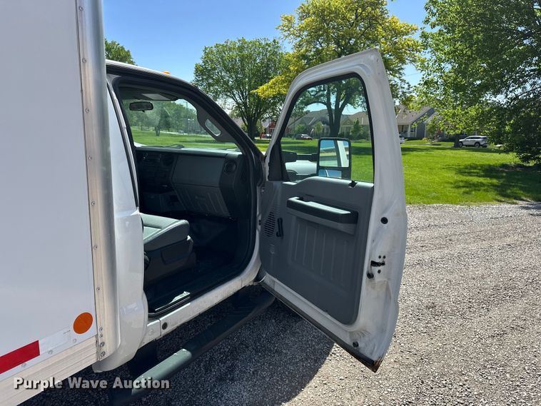 image for item EA4837 2014 Ford F450 Super Duty box truck