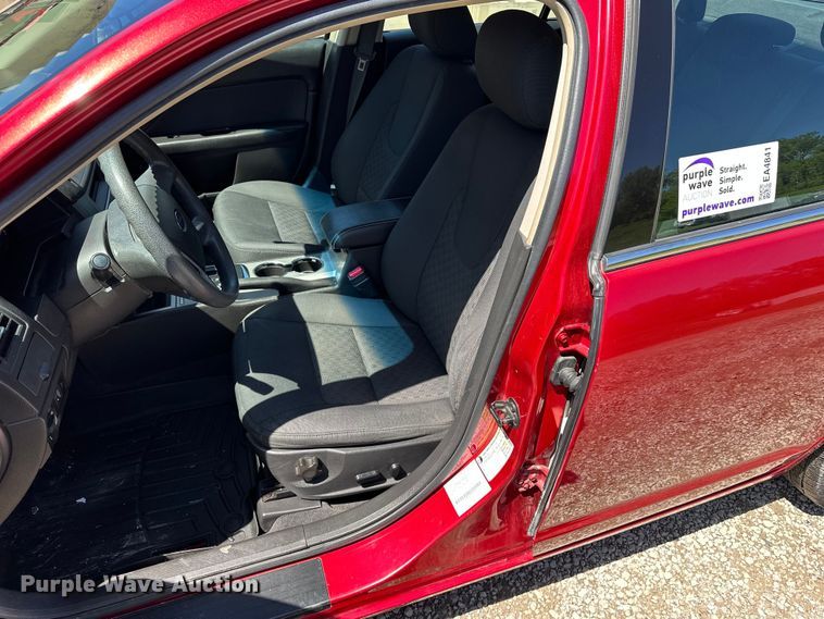 image for item EA4841 2012 Ford Fusion SE 