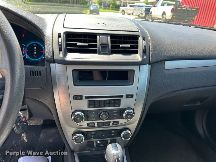 image for item EA4841 2012 Ford Fusion SE 