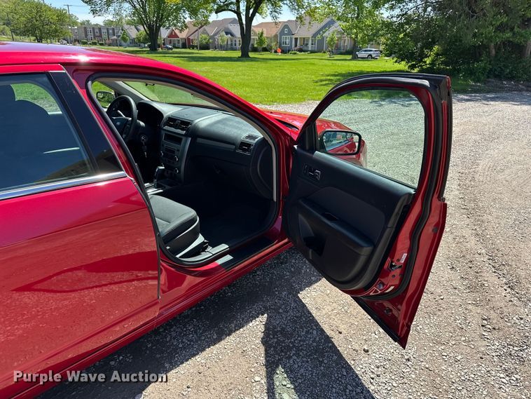 image for item EA4841 2012 Ford Fusion SE 