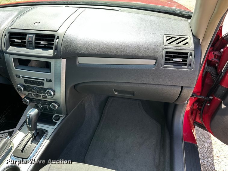 image for item EA4841 2012 Ford Fusion SE 