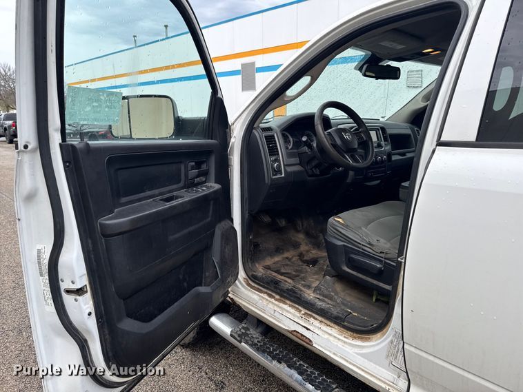 image for item EF2459 2014 RAM 2500 Crew Cab pickup truck