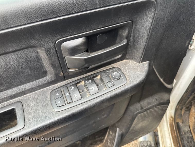 image for item EF2459 2014 RAM 2500 Crew Cab pickup truck